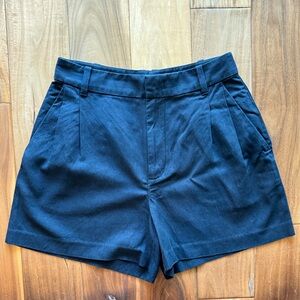 Madewell black High-Rise Pleated Shorts